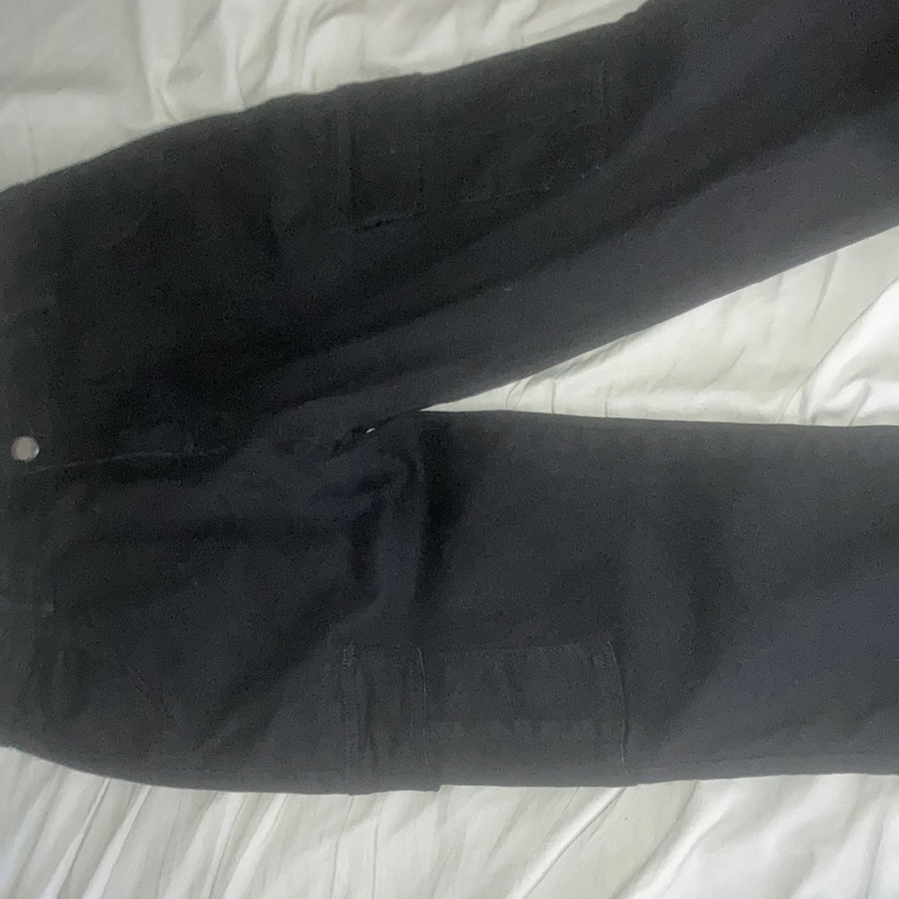 It’s a black relaxed jean. A medium size